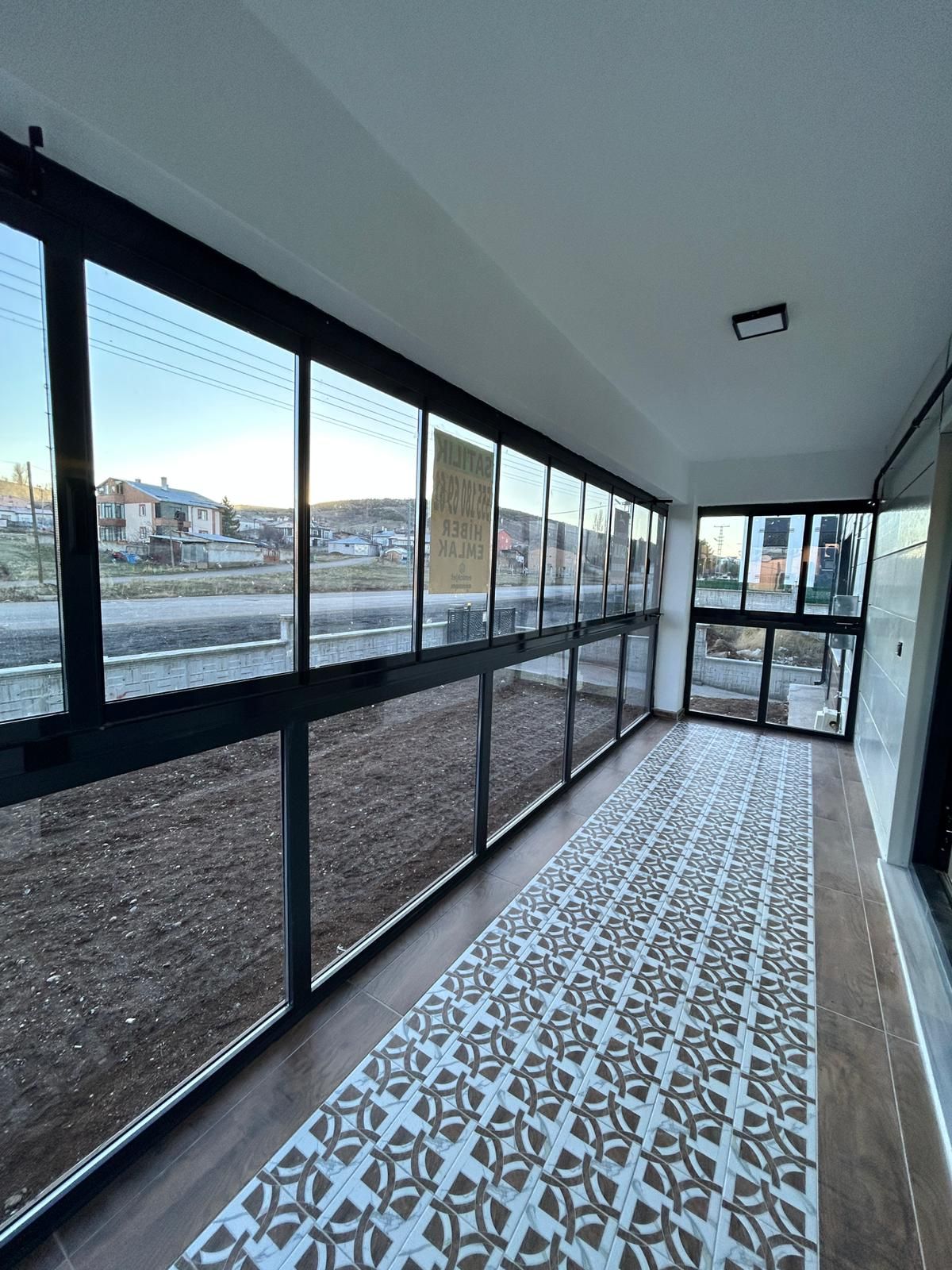 H�BER EMLAK�TAN SATILIK FULL YAPILI SIFIR V�LLA